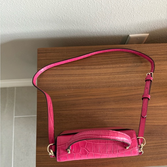 Kate Spade Staci Hot Pink Croc Crossbody - Picture 3 of 6